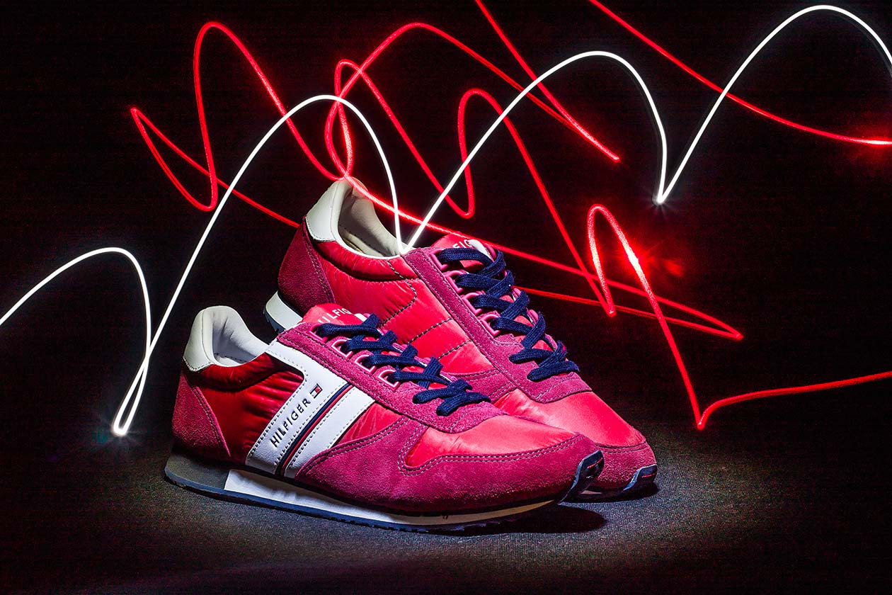 Foto still - tênis Hilfiger